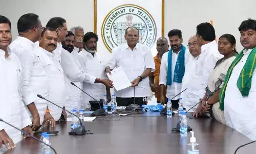 Congress urges CS Somesh Kumar to give pattas to the eligible over assigned lands