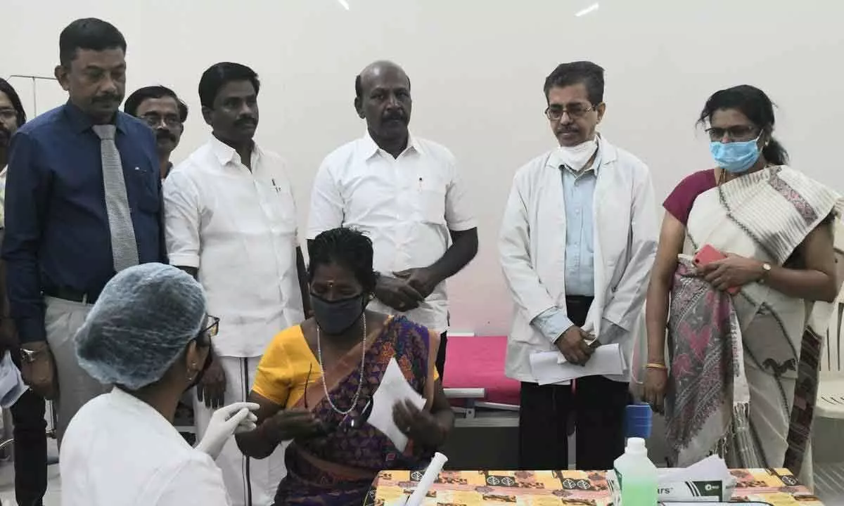 Health Minister Ma. Subramanian at the Regional Institute of Ophthalmology and Government Ophthalmic Hospital on Monday.