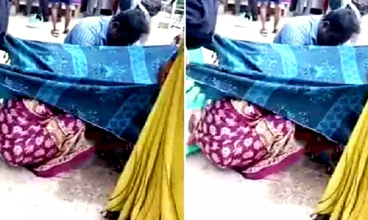 Woman delivers baby on road in Tirupati