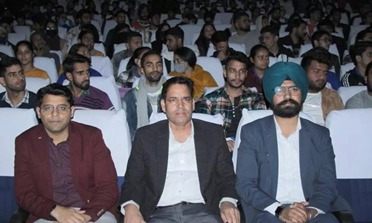 2000 students attend free seminar on IAS, career counselling session