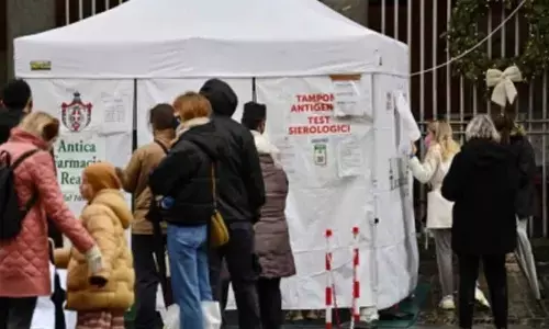 Coronavirus hospitalisations surge in Italy