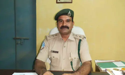 Tribals kill forest officer objecting felling of trees