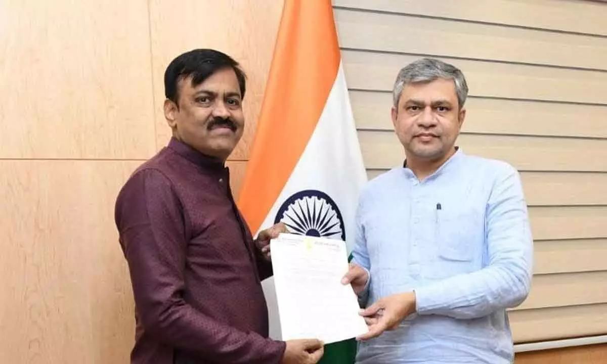 MP GVL Narasimha Rao with Union Minister Ashwini Vaishnaw in New Delhi