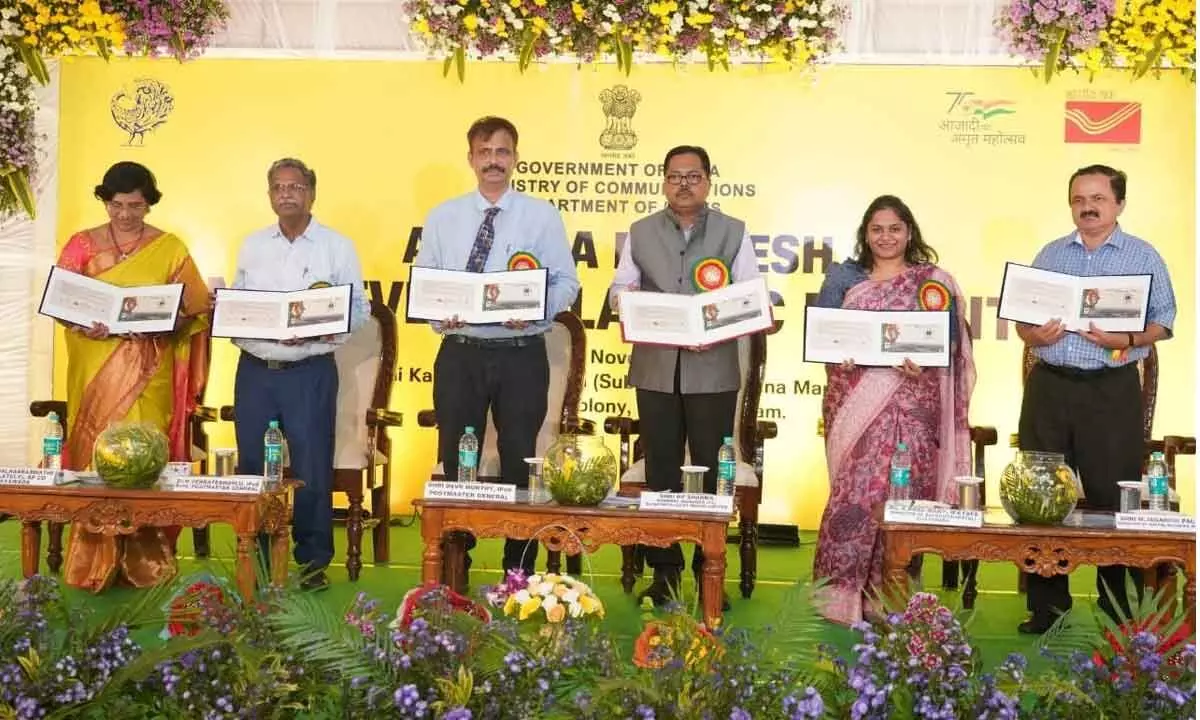 Special cover on VSP released as a part of the ongoing state-level Philately exhibition (APPEX-2022) in Visakhapatnam on Thursday