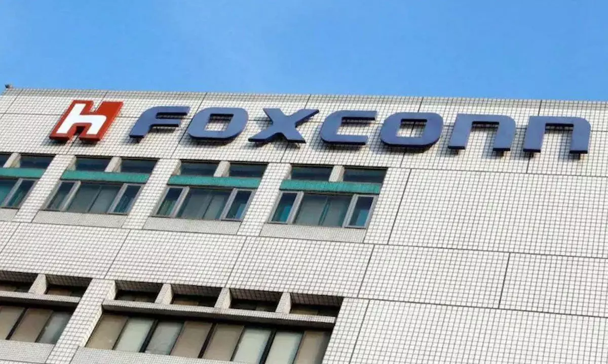 More than 20,000 employees leave the Foxconn iPhone plant