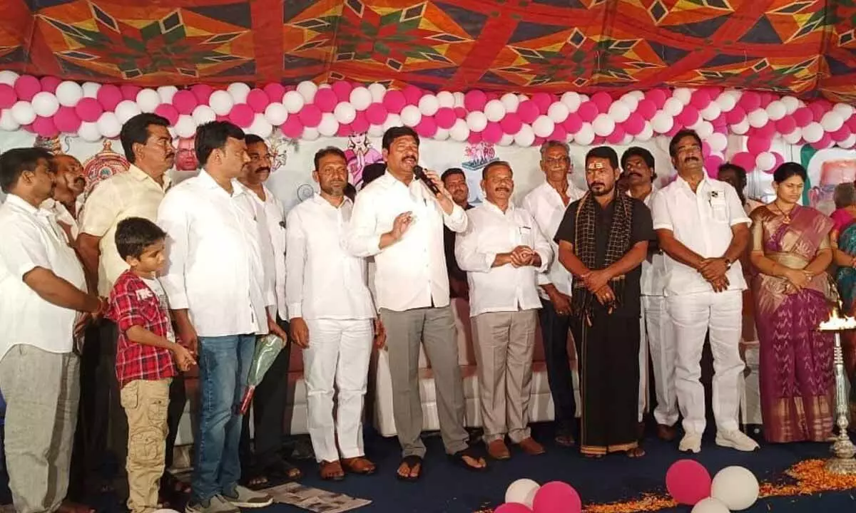 Minister Jogi Ramesh addressing the gathering at Karthika Vana Samaradhana at K Tadepally mango garden near Vijayawada on Sunday