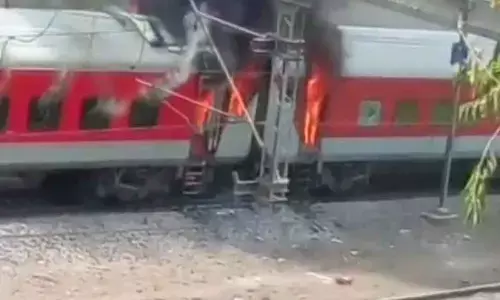 Fire Accident in Train (File PIc)