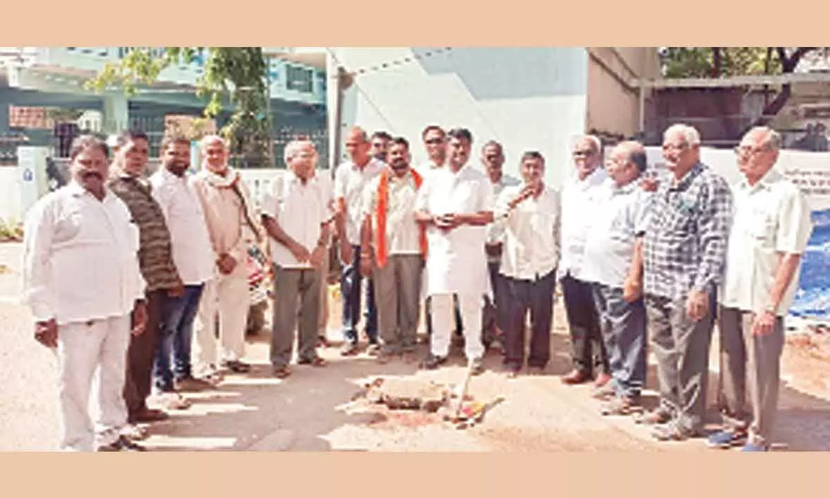 Hyderabad: SCB member inspects Lothukunta localities
