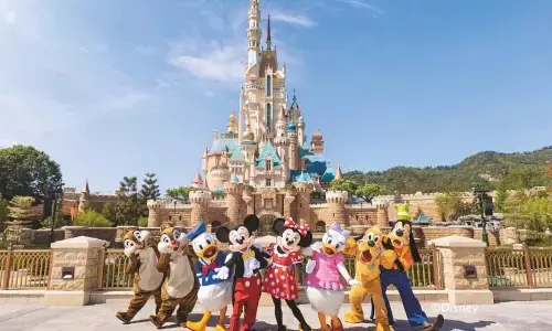 Shanghai Disneyland suspends operations