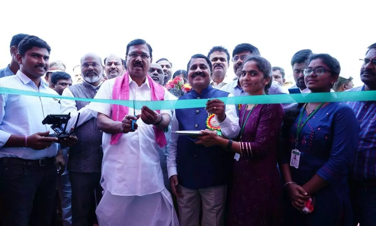 Agriculture Minister inaugurating Coromandel International Limited stall at Kisan Mela at Palam in Nagarkurnool district on Wednesday