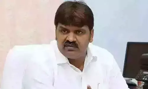 Ex-Mayor meets CM, may join Congress