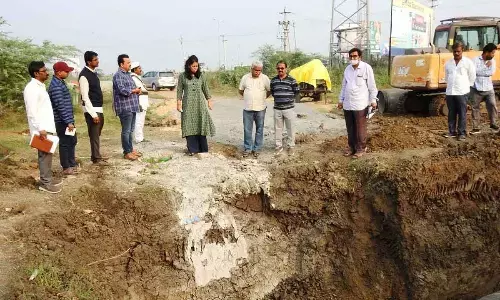 GMC Commissioner Keerthi Chekuri inspecting drinking water pipeline laying works at Gorantla in Guntur on Thursday