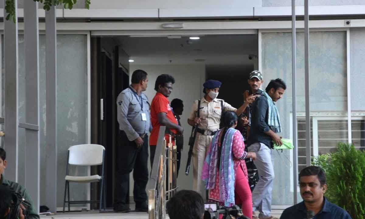 Vijayawada ED conducts searches at Akkineni Women's Hospital, NRI