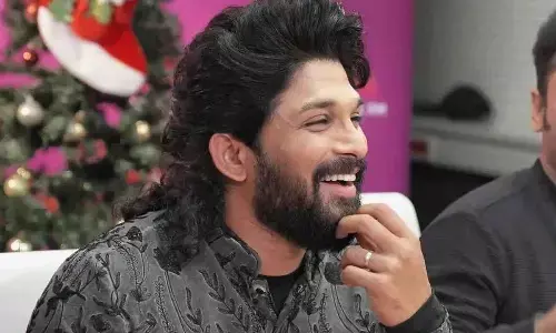 Allu Arjun addresses Russian fans in their local language and Pushparaj style