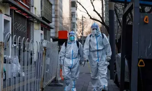 China reports 30,014 new COVID cases for Dec 4 vs 31,824 a day earlier