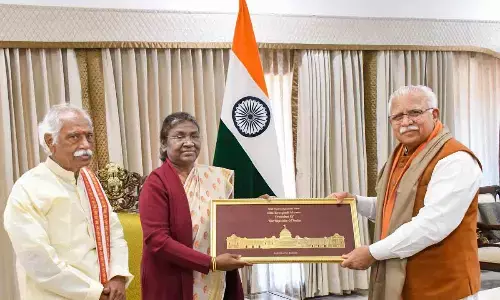 Murmu interacts with health workers, women sportspersons of Haryana