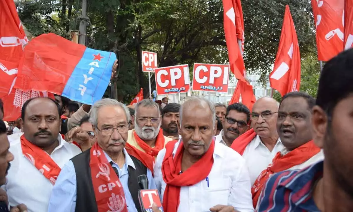 CPI leaders detained during Chalo Raj Bhavan march in Hyderabad