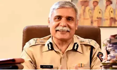 Ex-Mumbai police chief gets bail in money laundering case