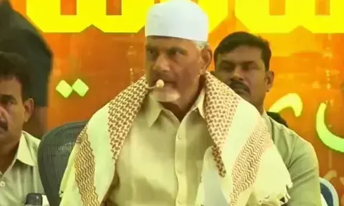 TDP chief  N Chandrababu Naidu addressing a meeting of members of Minority community at Ponnur in Guntur district on Friday