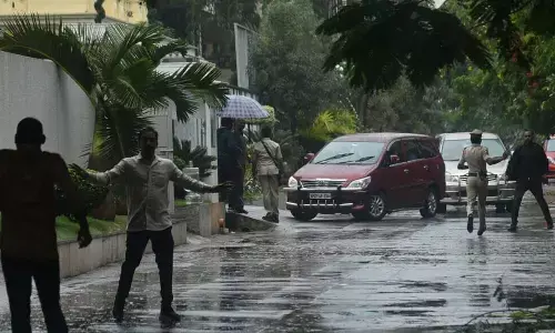 Delhi Liquor scam: CBI arrives at Kavithas house for questioning