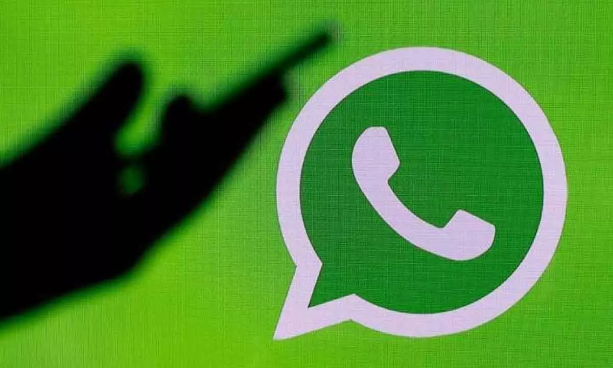 WhatsApp lets users see profile icons within groups chats on iOS