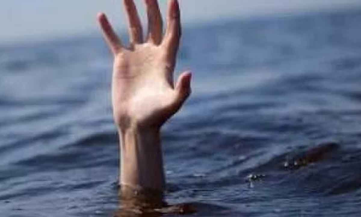 250 People Rescued In Flood In Kedarhalla While 4 Women Devotees Washed ...