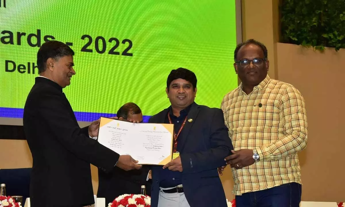 SCR receiving merit certificate from the Union Minister of Power for Rajahmundry railway station at National Energy Conservation awards – 2022 in New Delhi on Wednesday