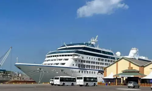 Cruise ship receives warm welcome