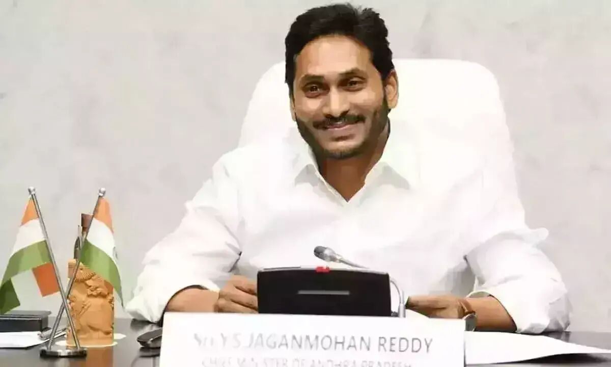 ys-jagan-to-disburse-interest-free-loans-to-street-vendors-under