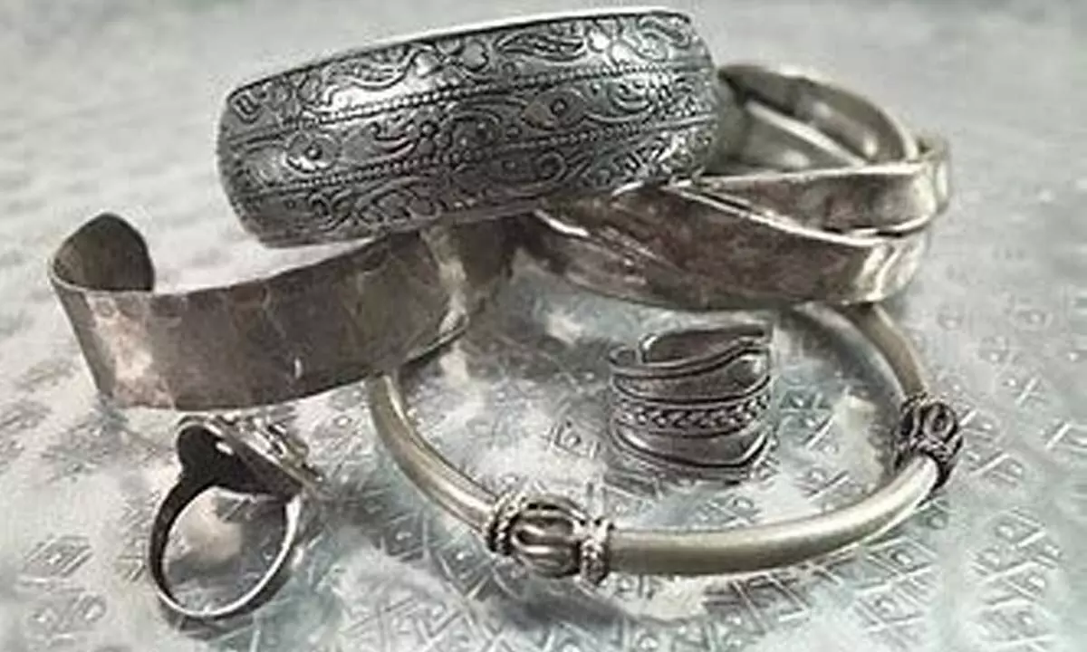 Sterling silver does not on sale tarnish