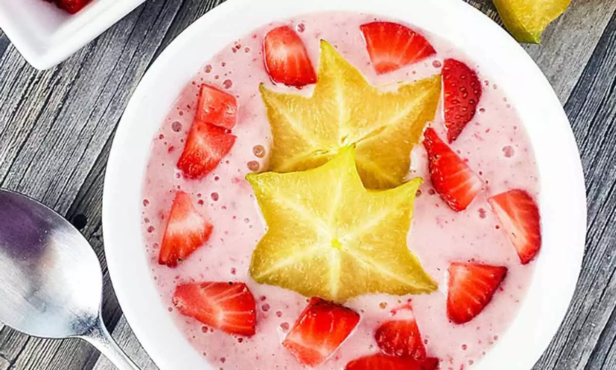 Star Fruit strawberry Smoothie
