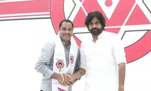Gurana Ayyalu with Pawan Kalyan
