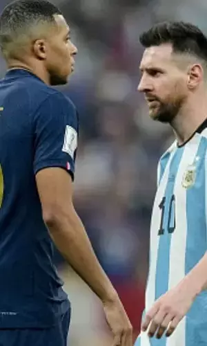 Watch: Lionel Messi consoles heartbroken Kylian Mbappe