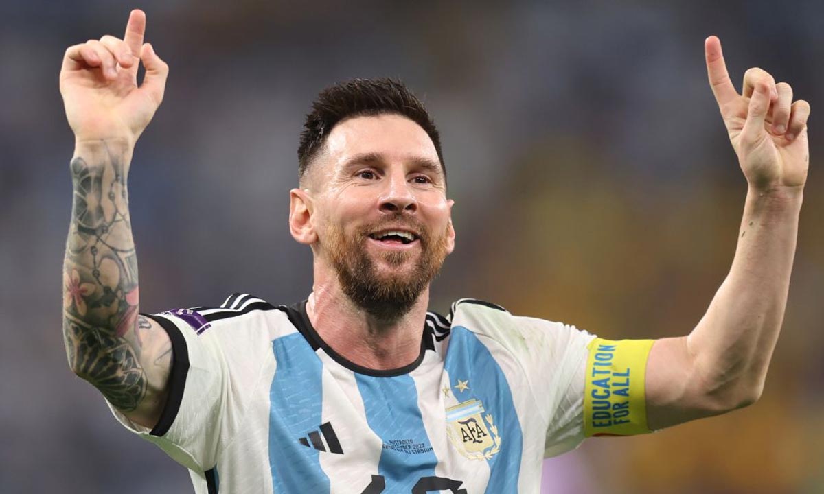 Watch - Messi comes out of aircraft with World Cup trophy in Argentina