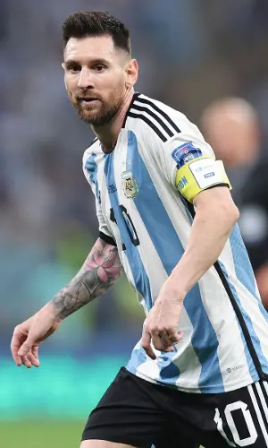 Watch - Messi comes out of aircraft with World Cup trophy in Argentina