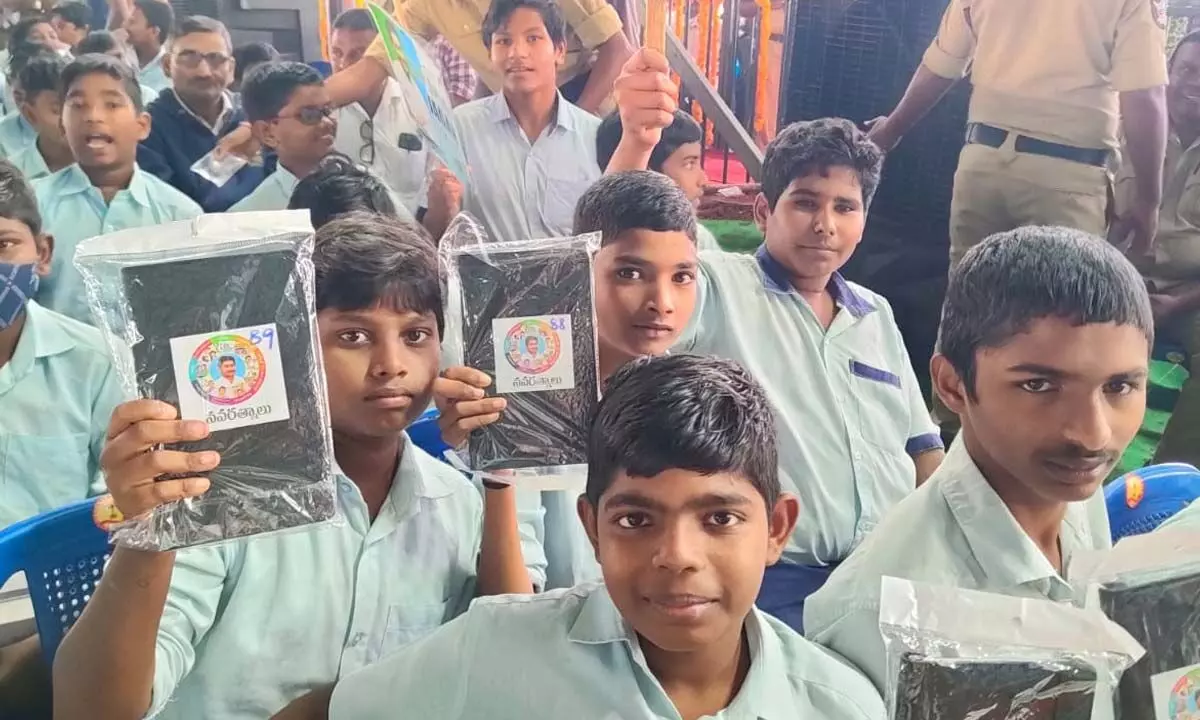 YS Jagan distributes tabs to class 8 students, says govt. launched digital revolution