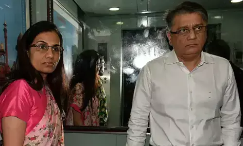 ICICI Bank ex-ceo Chanda, husband arrested by CBI