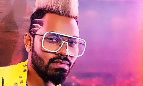 Singer-songwriter Thomson Andrews brings Christmas spirit through his songs