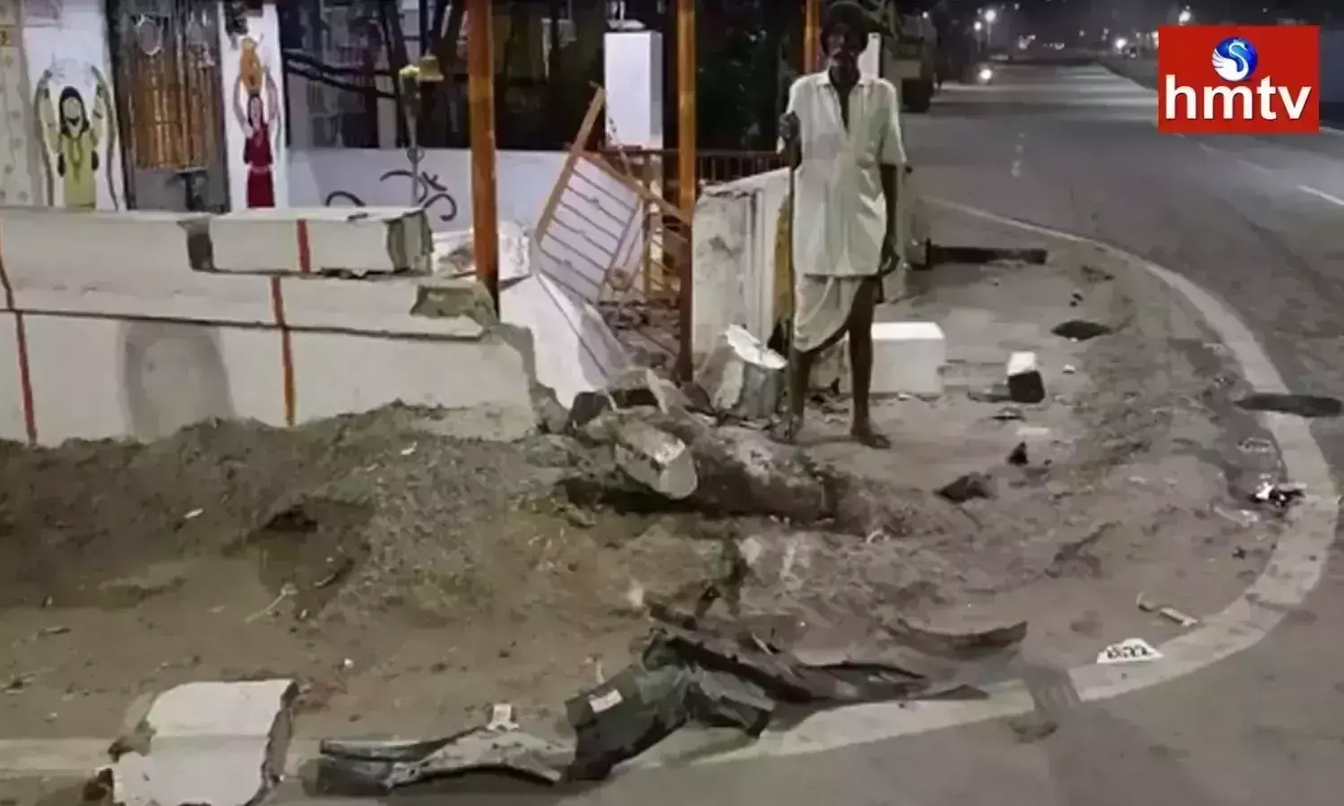 Hyderabad: Car crashed into temple wall in Lb nagar