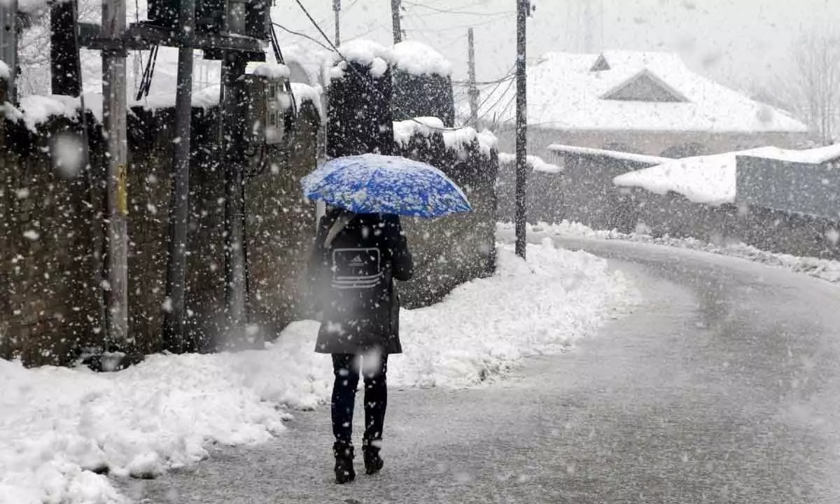 Cold wave intensifies in Kashmir