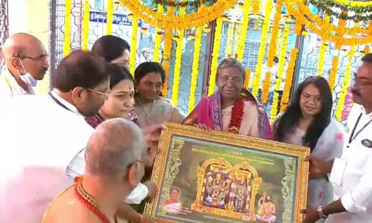 President Murmu offers prayers at Lord Rama temple in Bhadrachalam