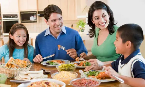 The way to celebrate year-end with family and friends