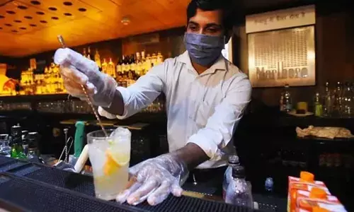 Delhi L-G eases licensing norms: Eateries/bars in 5 & 4-star hotels to operate 24x7