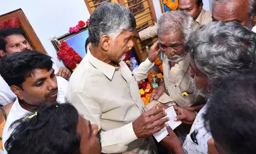 Naidu consoles family members of stampede victim