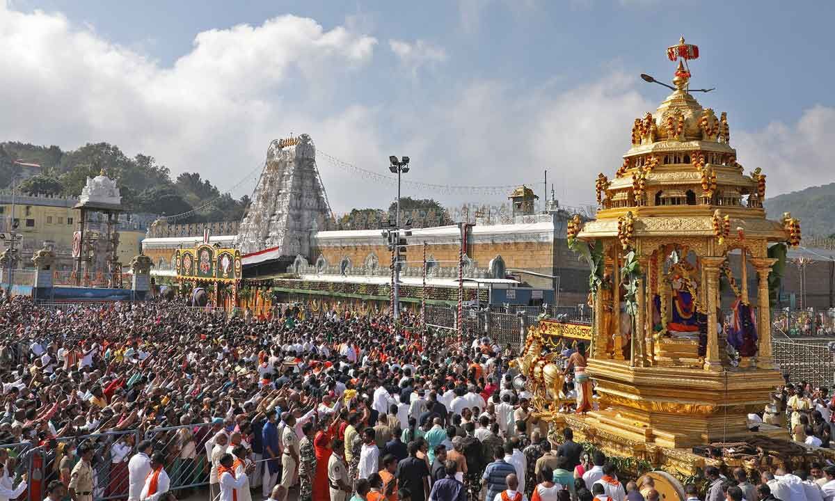 Devotees experience divinity of Vaikunta Ekadasi