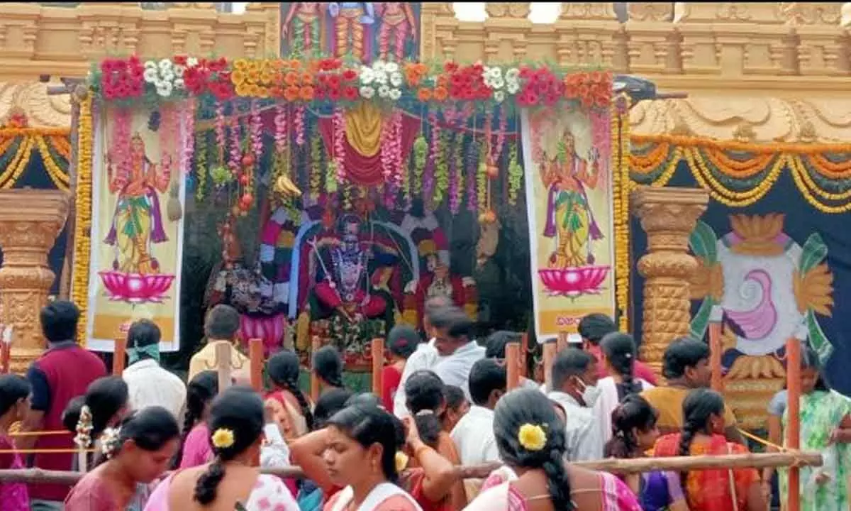 Mukkoti Ekadasi celebrated at Vemulawada, Dharmapuri and Kondagattu Dundaragiri temple in erstwhile Karimnagar on Monday.
