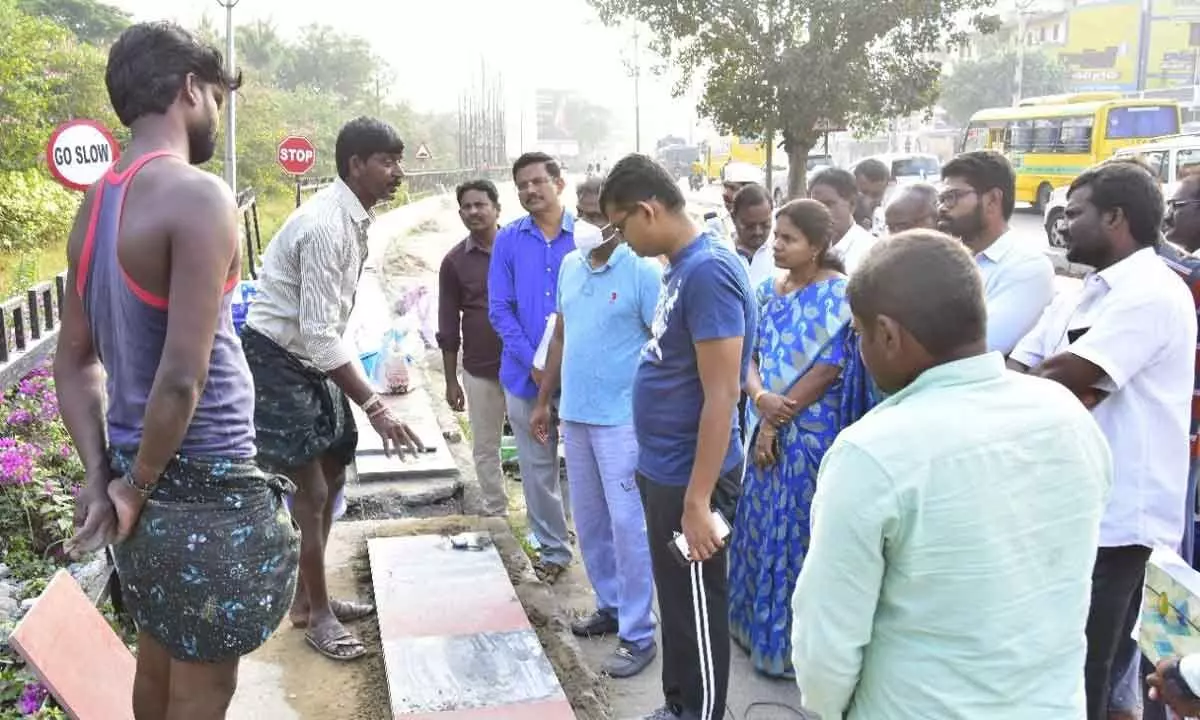 VMC Commissioner Swapnil Dinkar Pundkar inspecting Gannavaram Airport Corridor works on Monday