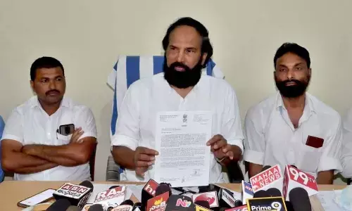 Uttam terms TRS leaders as land grabbers