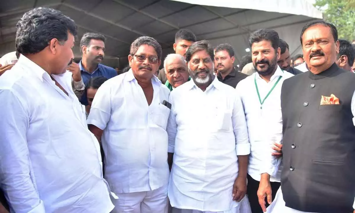 TPCC president Revanth Reddy with senior leaders at a one-day training programme at Gandhi Ideology Centre in Bowenpally on Wednesday.  Photo: Adula Krishna