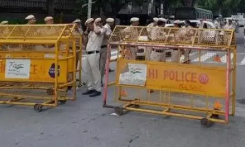 Delhi cop sets himself afire, saved by PCR personnel on spot